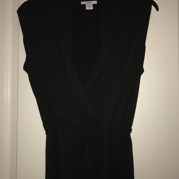 Sleeveless V-Neck Blouse - Picture 9 of 9